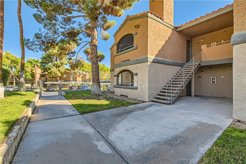 221 Mission Catalina, Las Vegas, NV 89107
