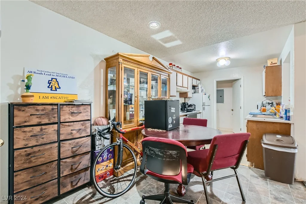 221 Mission Catalina, Las Vegas, NV 89107