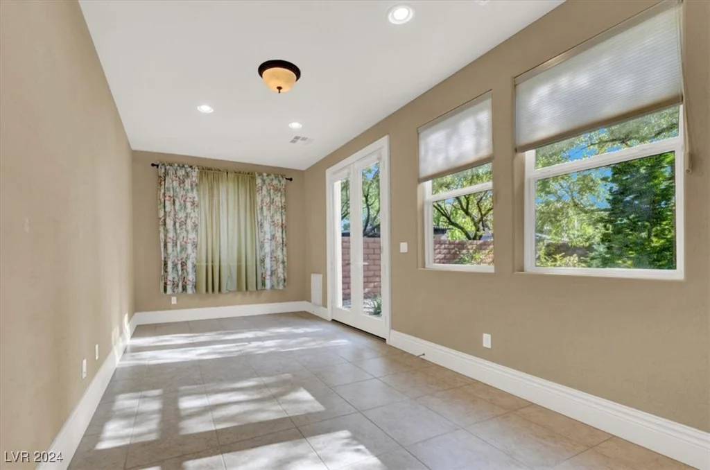 9943 Peak Lookout, Las Vegas, NV 89178