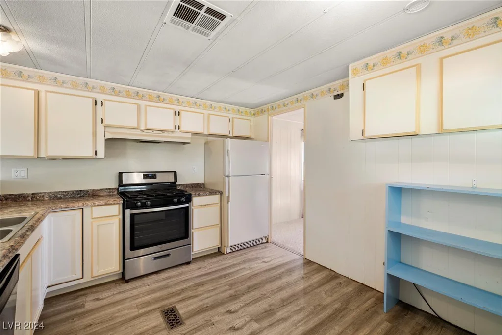 7800 Pioneer, Pahrump, NV 89061