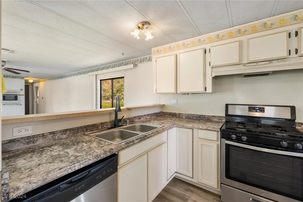 7800 Pioneer, Pahrump, NV 89061