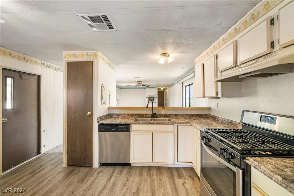 7800 Pioneer, Pahrump, NV 89061