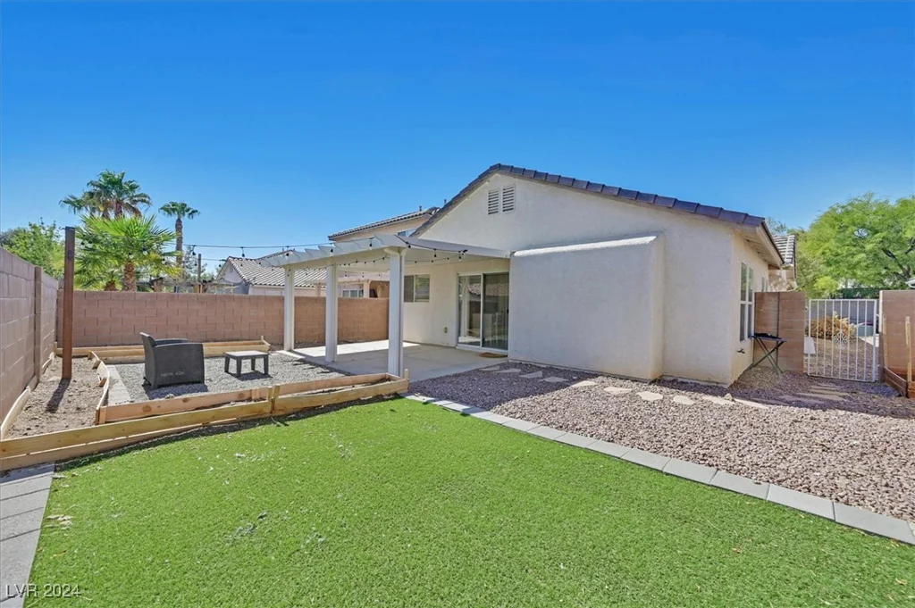 8524 Bighorn River, Las Vegas, NV 89131