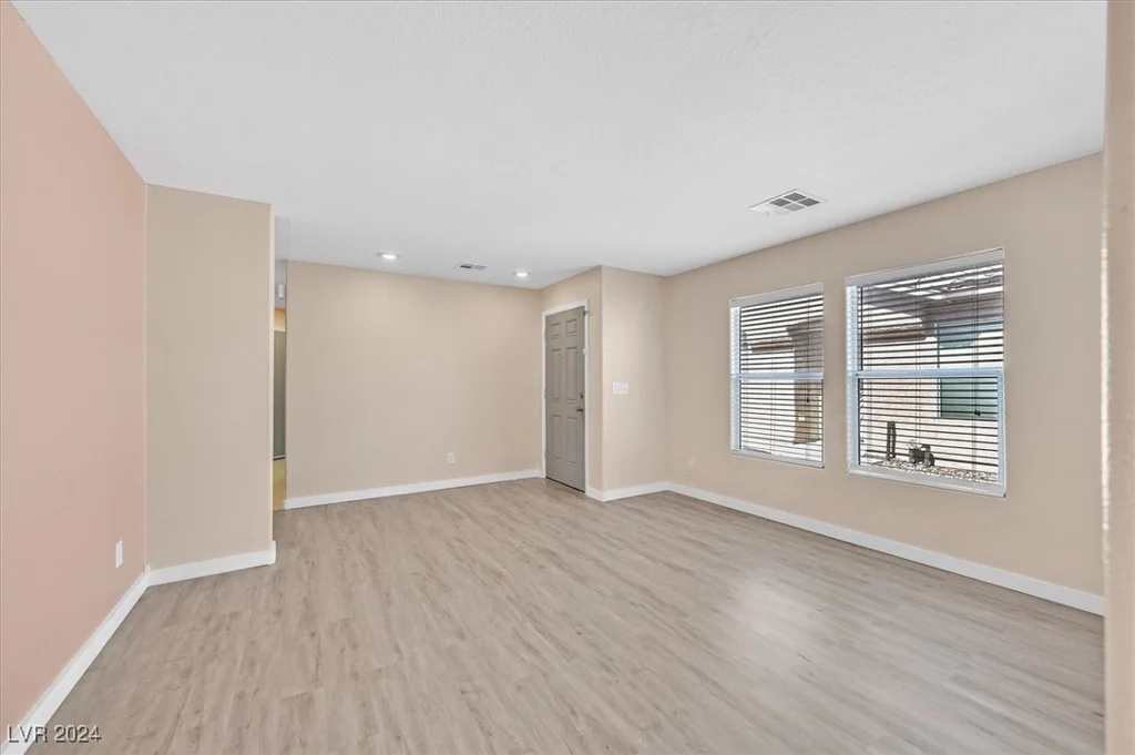 8524 Bighorn River, Las Vegas, NV 89131