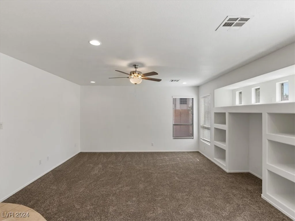 927 Sterling Thorn, Las Vegas, NV 89183