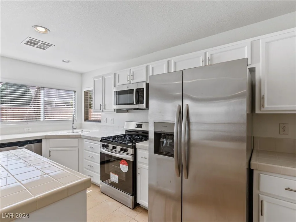 927 Sterling Thorn, Las Vegas, NV 89183
