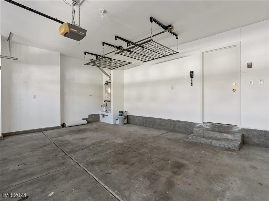 927 Sterling Thorn, Las Vegas, NV 89183