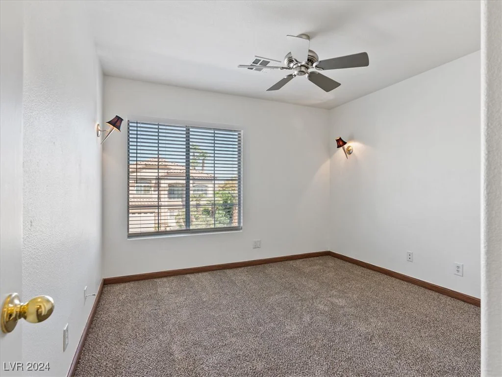 927 Sterling Thorn, Las Vegas, NV 89183