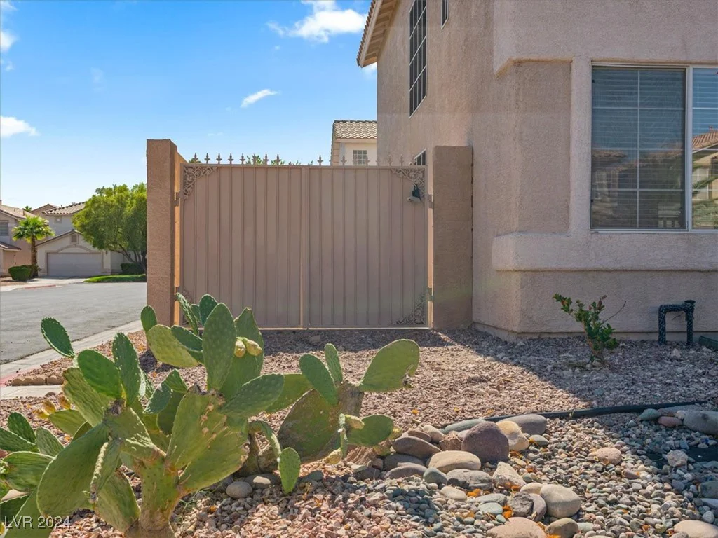 927 Sterling Thorn, Las Vegas, NV 89183