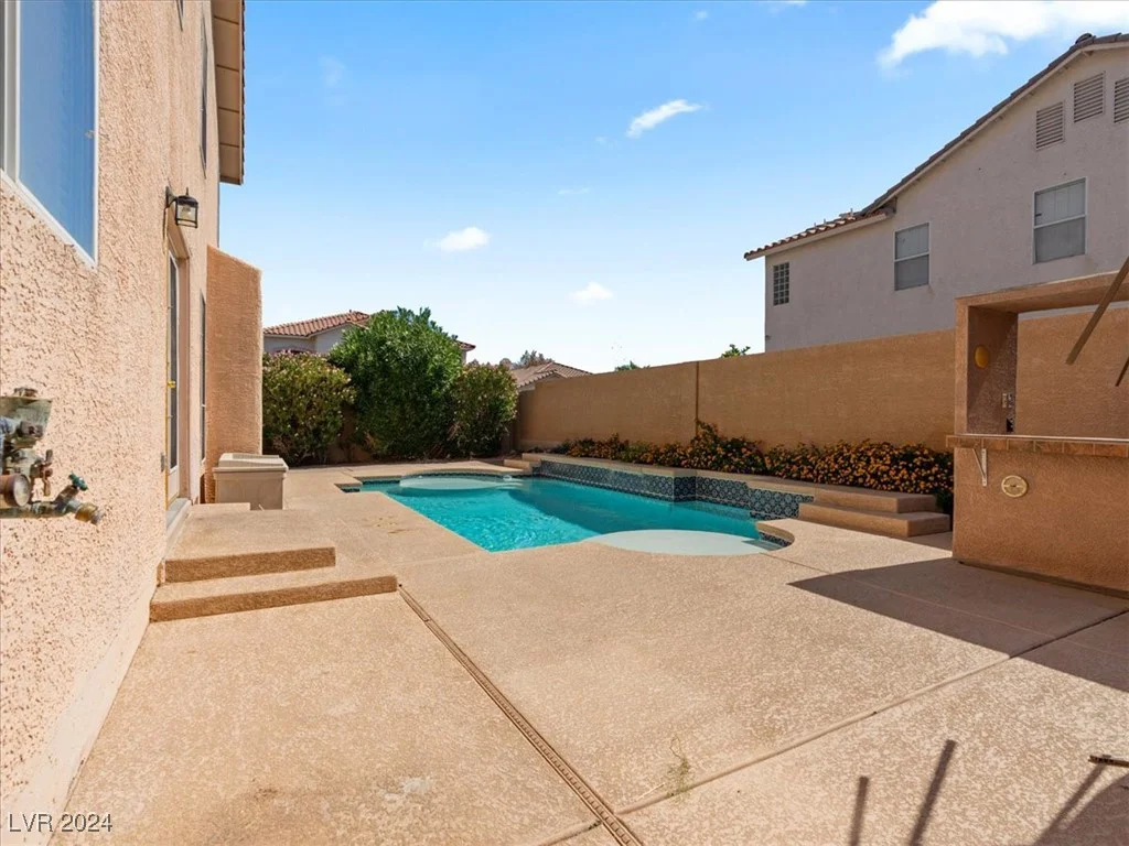927 Sterling Thorn, Las Vegas, NV 89183
