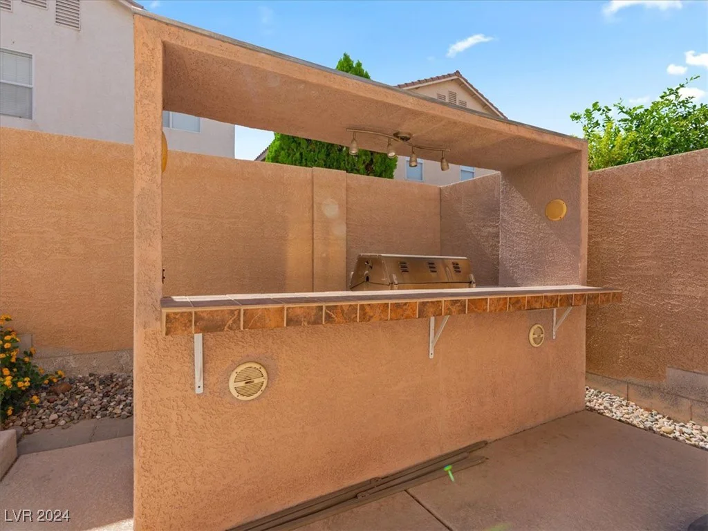 927 Sterling Thorn, Las Vegas, NV 89183
