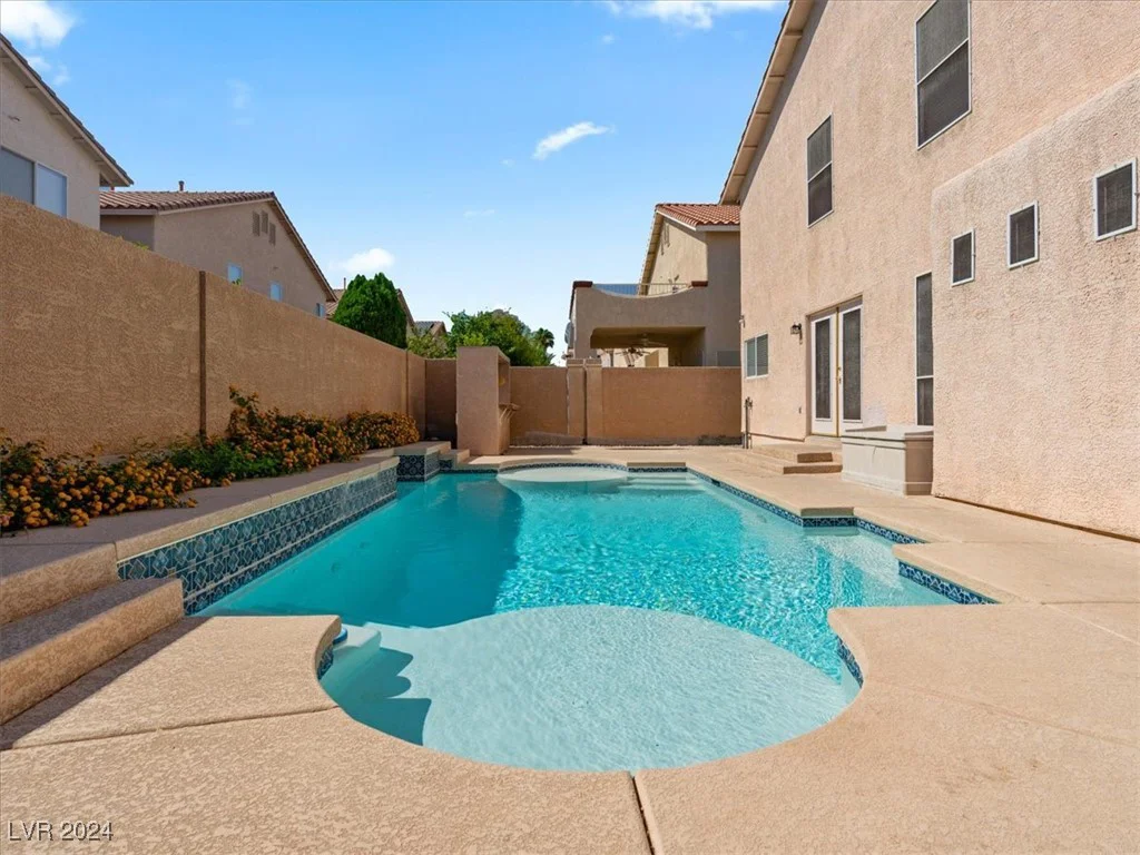 927 Sterling Thorn, Las Vegas, NV 89183