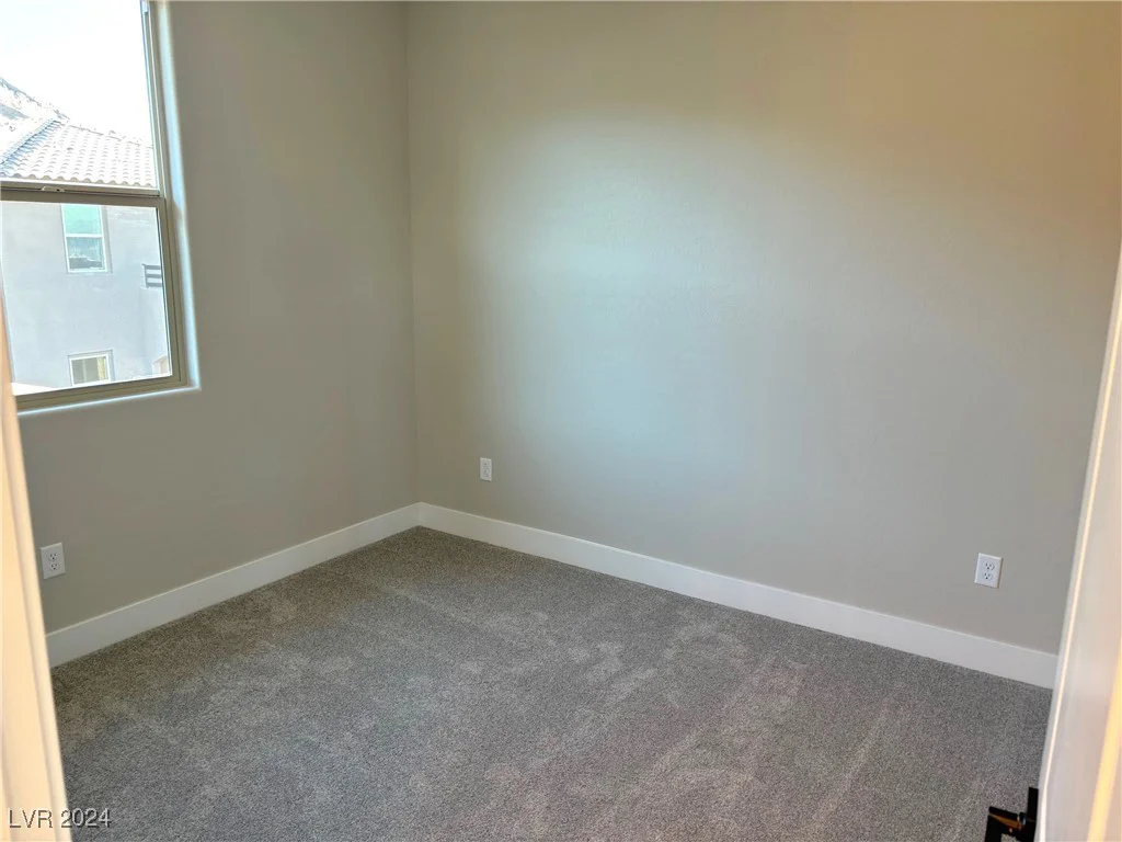 2252 Bird Of Prey, Las Vegas, NV 89138