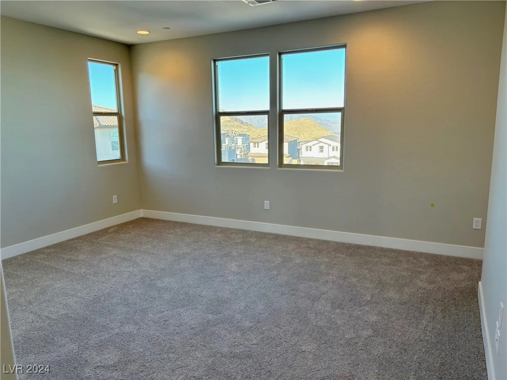 2252 Bird Of Prey, Las Vegas, NV 89138