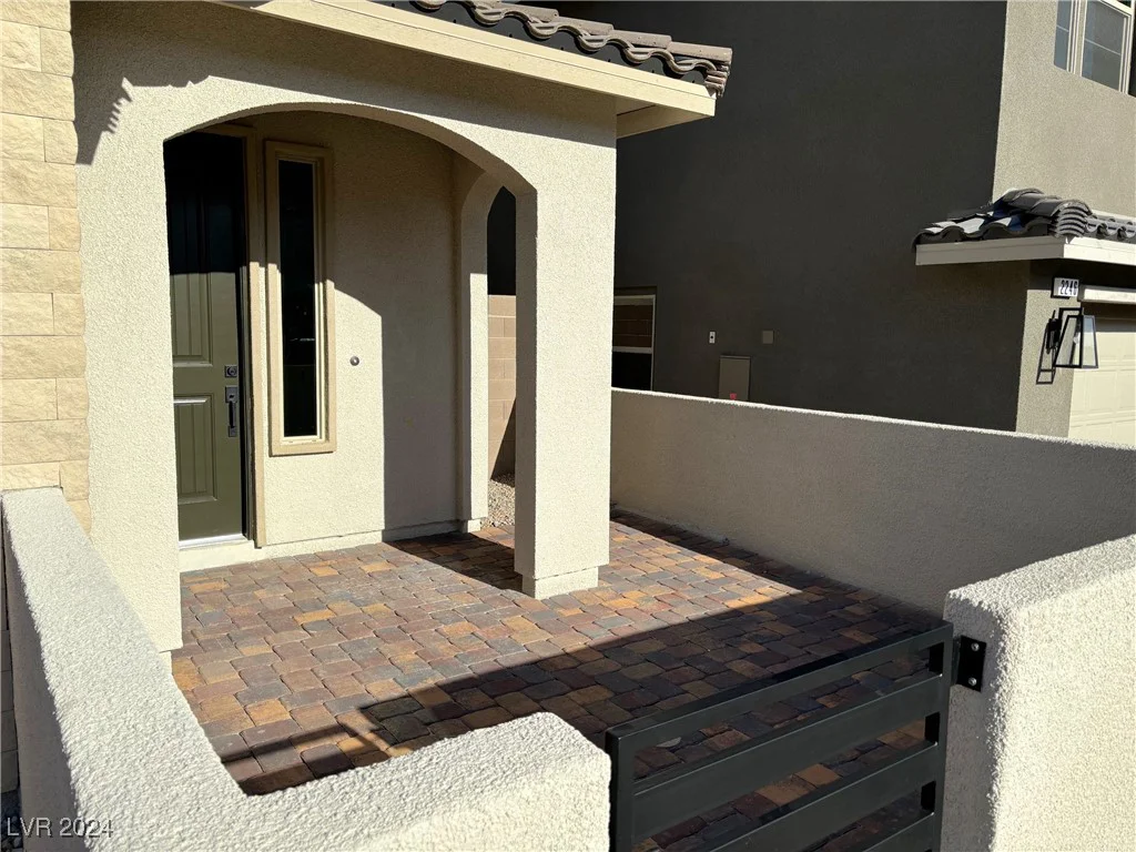 2252 Bird Of Prey, Las Vegas, NV 89138