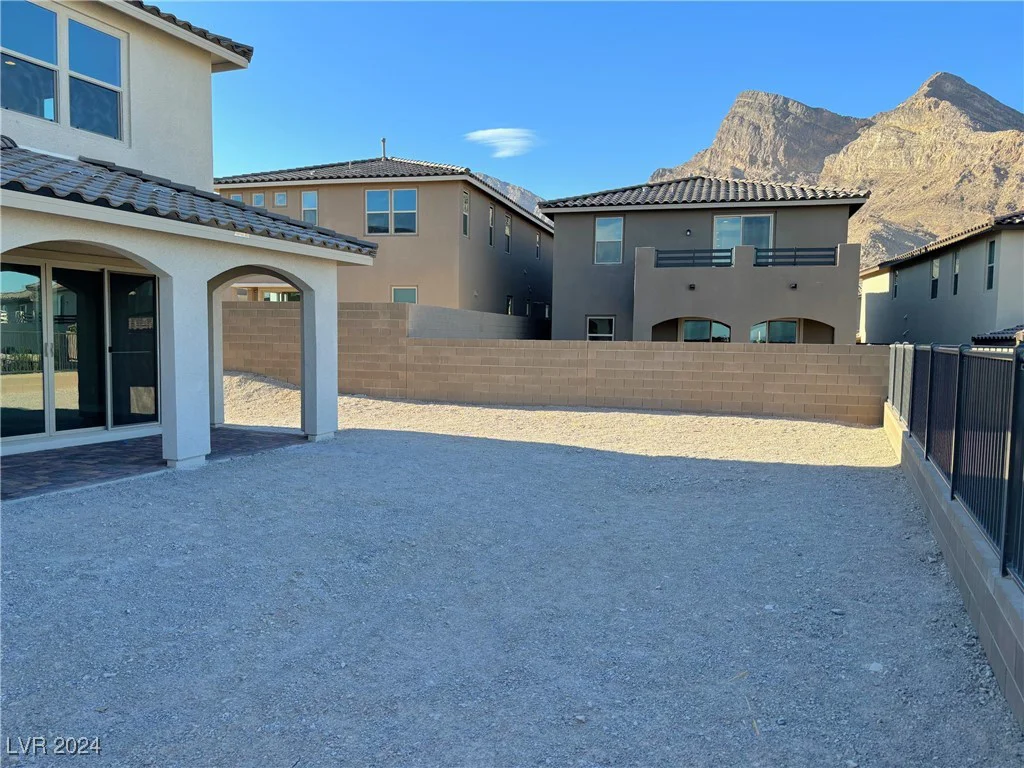 2252 Bird Of Prey, Las Vegas, NV 89138