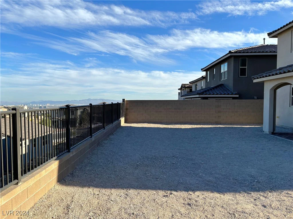 2252 Bird Of Prey, Las Vegas, NV 89138