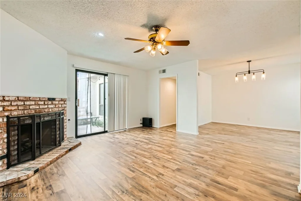 5701 Pearldrop, Las Vegas, NV 89107