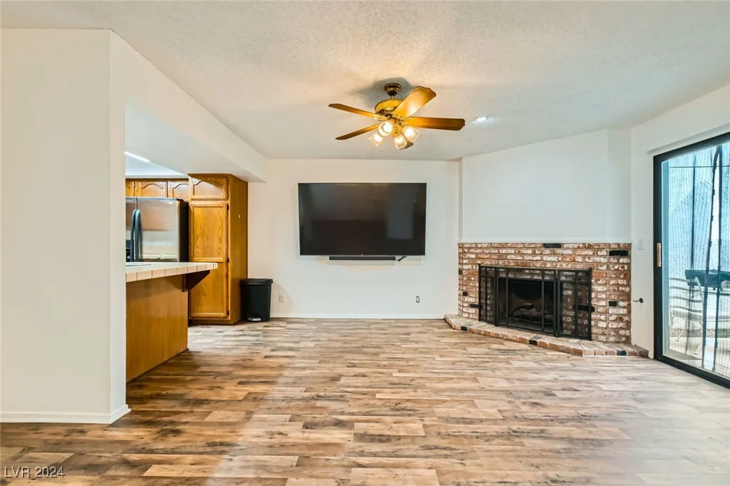 5701 Pearldrop, Las Vegas, NV 89107
