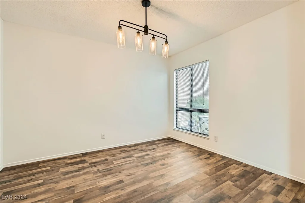 5701 Pearldrop, Las Vegas, NV 89107