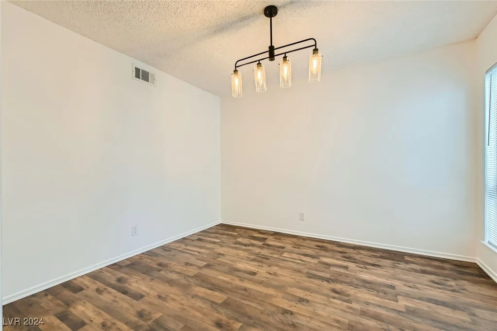 5701 Pearldrop, Las Vegas, NV 89107