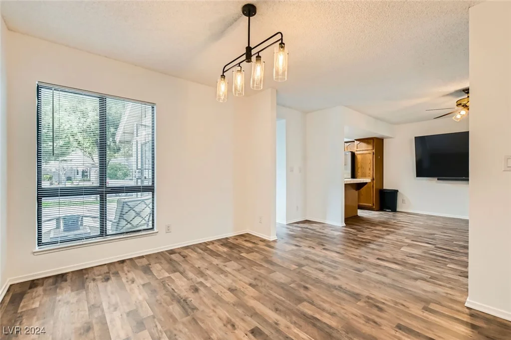 5701 Pearldrop, Las Vegas, NV 89107