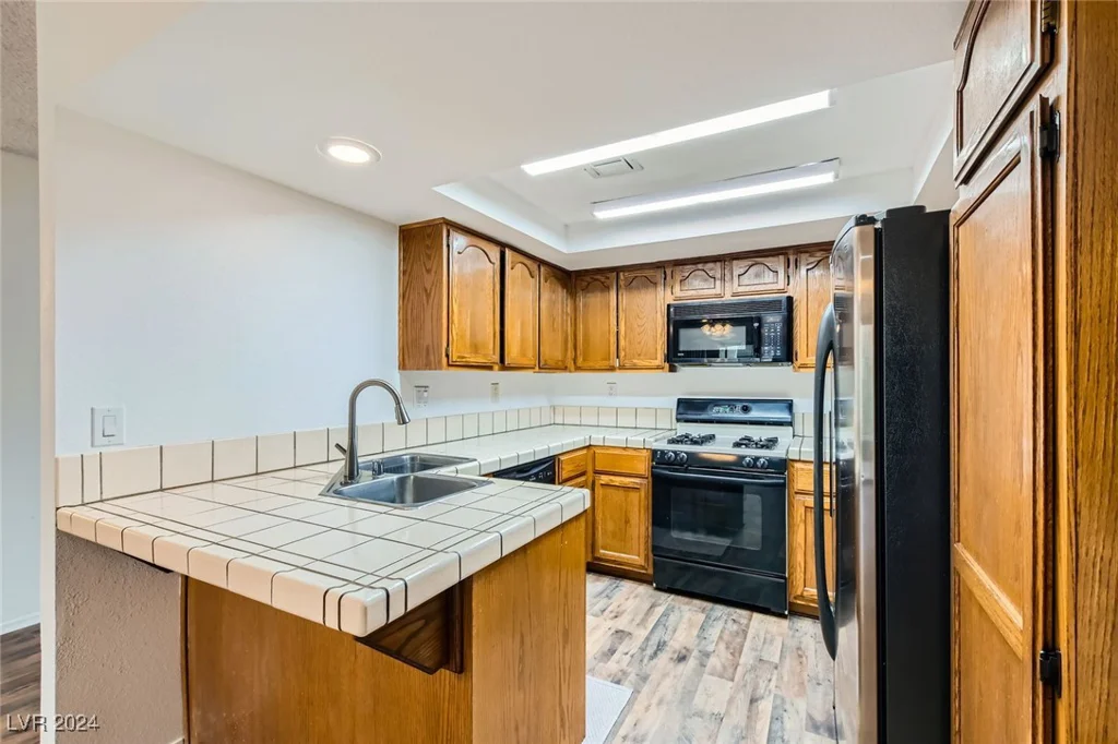 5701 Pearldrop, Las Vegas, NV 89107