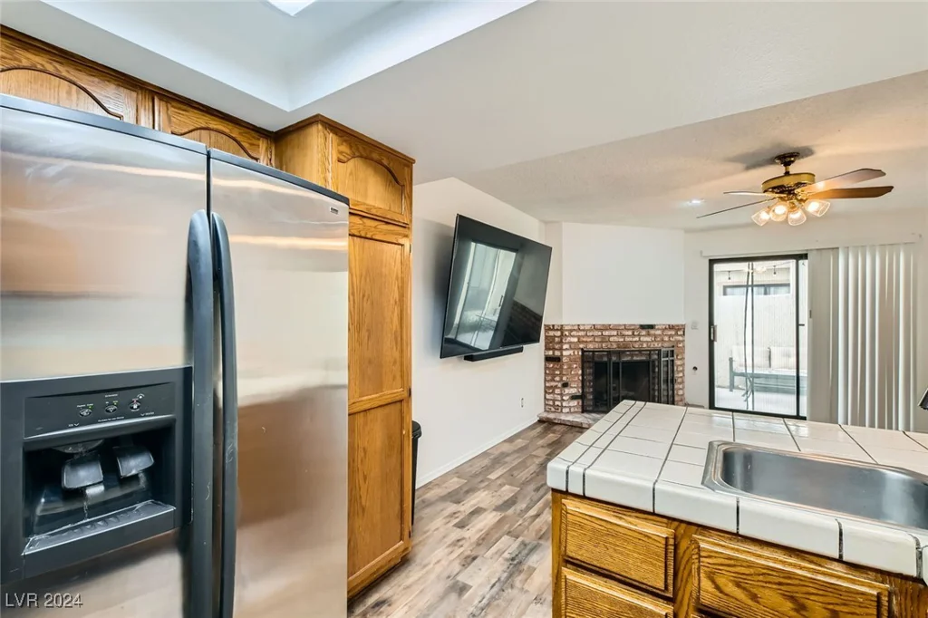 5701 Pearldrop, Las Vegas, NV 89107