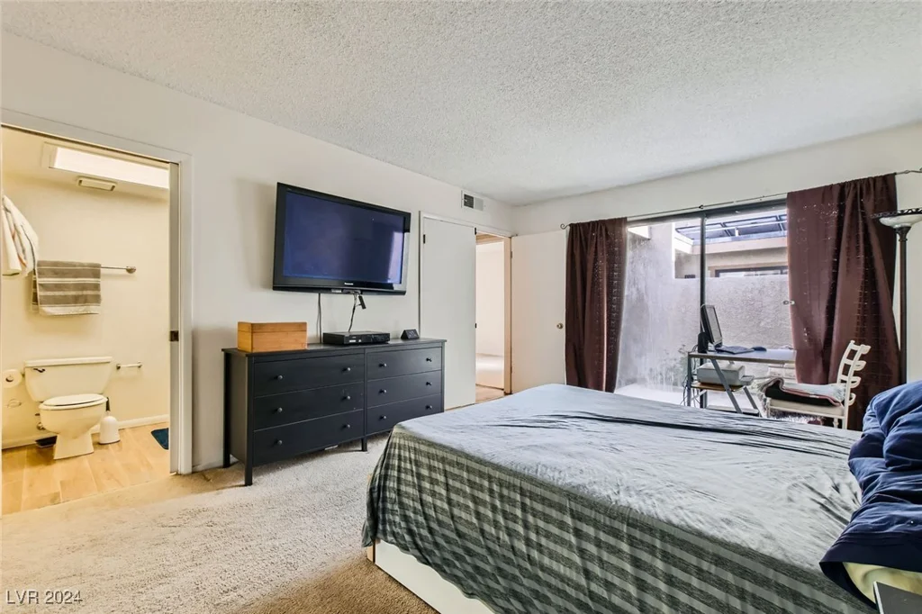 5701 Pearldrop, Las Vegas, NV 89107