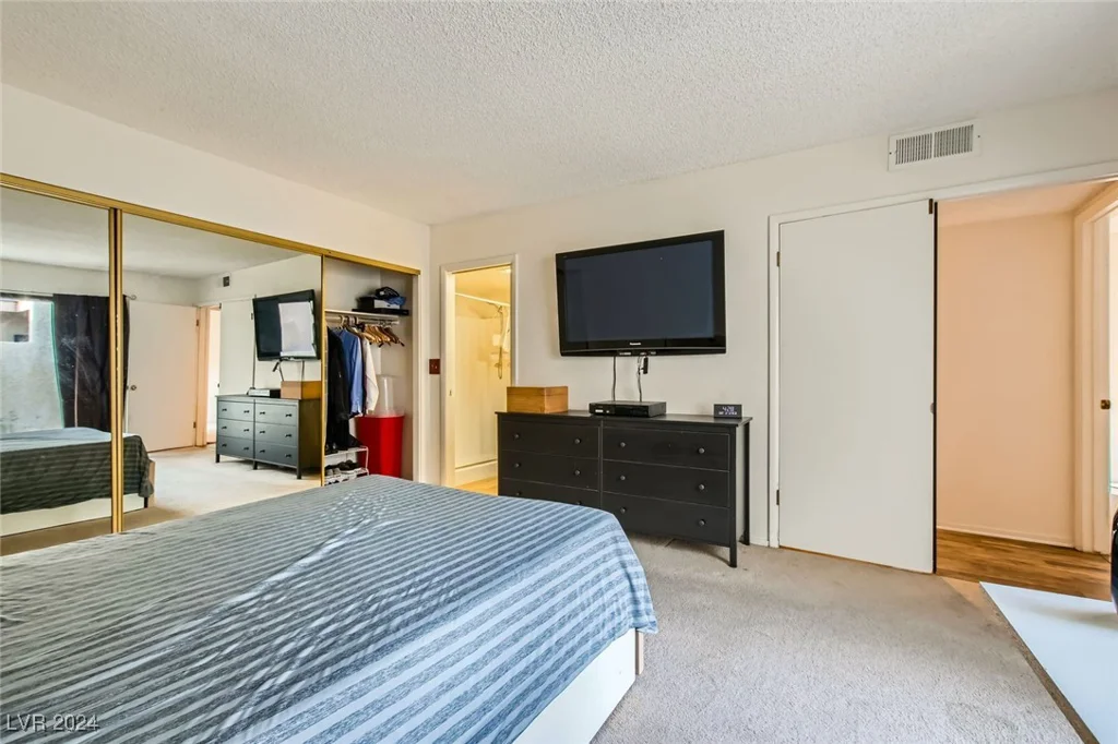 5701 Pearldrop, Las Vegas, NV 89107