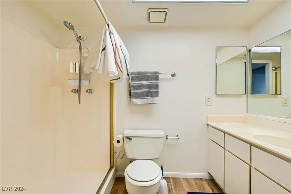 5701 Pearldrop, Las Vegas, NV 89107