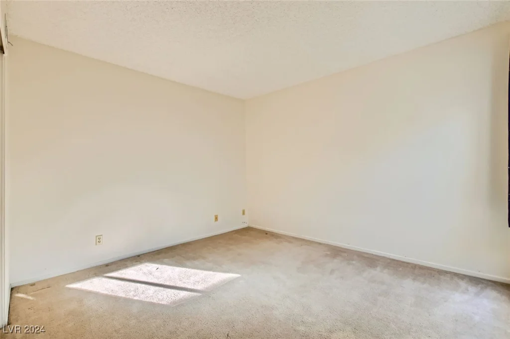 5701 Pearldrop, Las Vegas, NV 89107