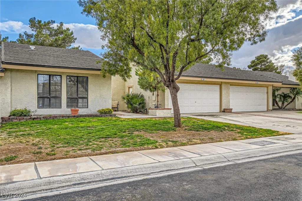 5701 Pearldrop, Las Vegas, NV 89107