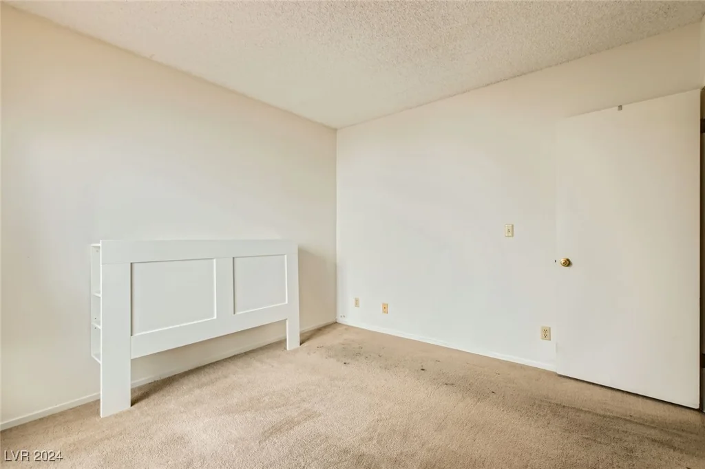 5701 Pearldrop, Las Vegas, NV 89107
