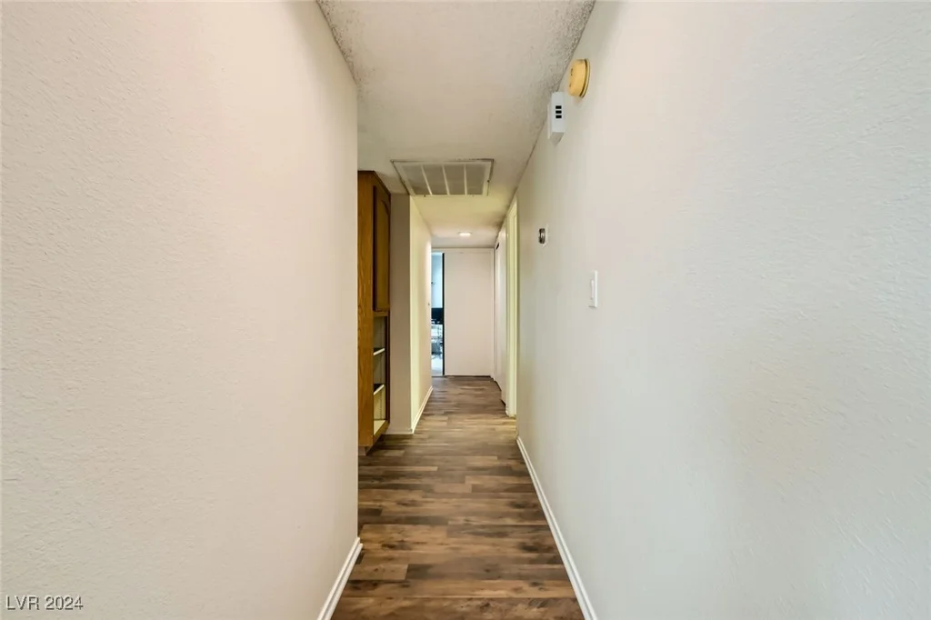 5701 Pearldrop, Las Vegas, NV 89107