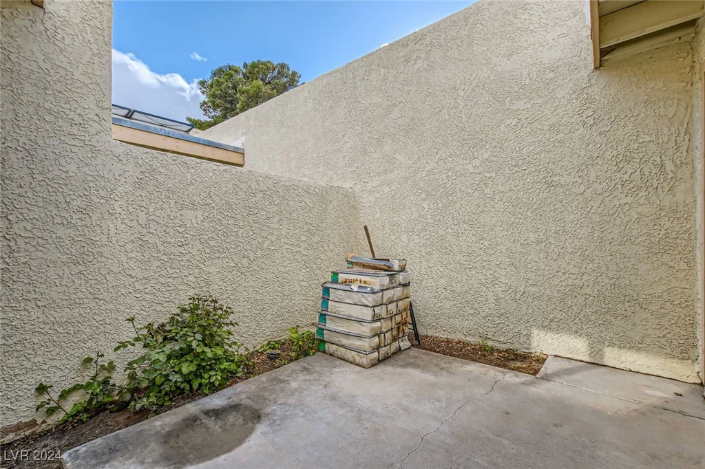 5701 Pearldrop, Las Vegas, NV 89107