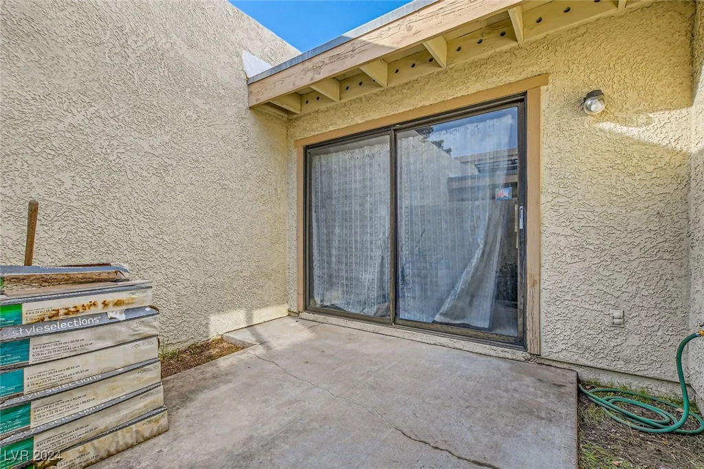 5701 Pearldrop, Las Vegas, NV 89107