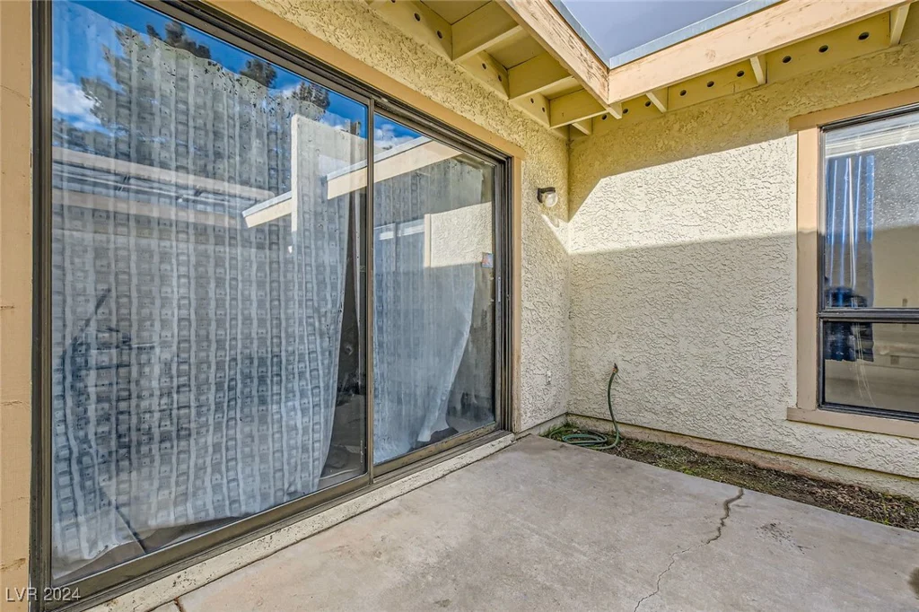 5701 Pearldrop, Las Vegas, NV 89107