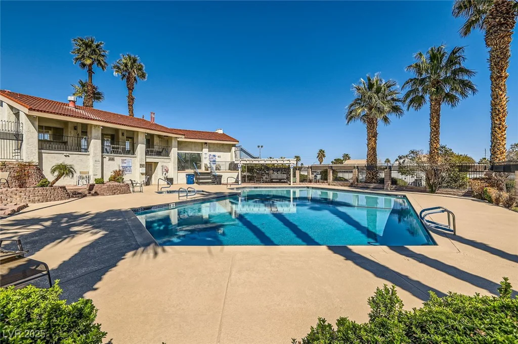 5701 Pearldrop, Las Vegas, NV 89107
