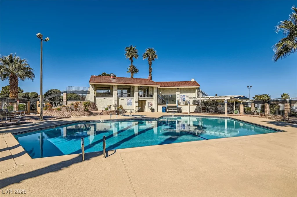 5701 Pearldrop, Las Vegas, NV 89107