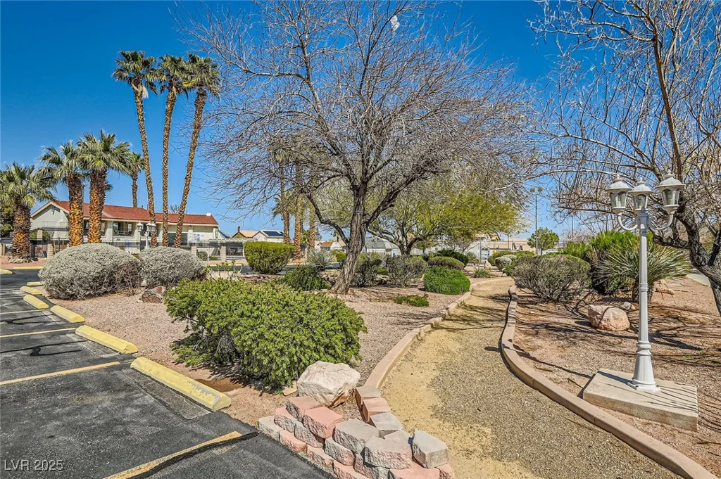 5701 Pearldrop, Las Vegas, NV 89107
