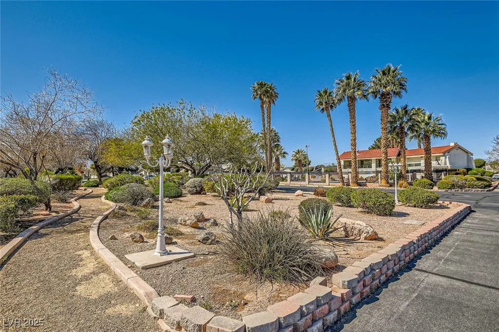5701 Pearldrop, Las Vegas, NV 89107