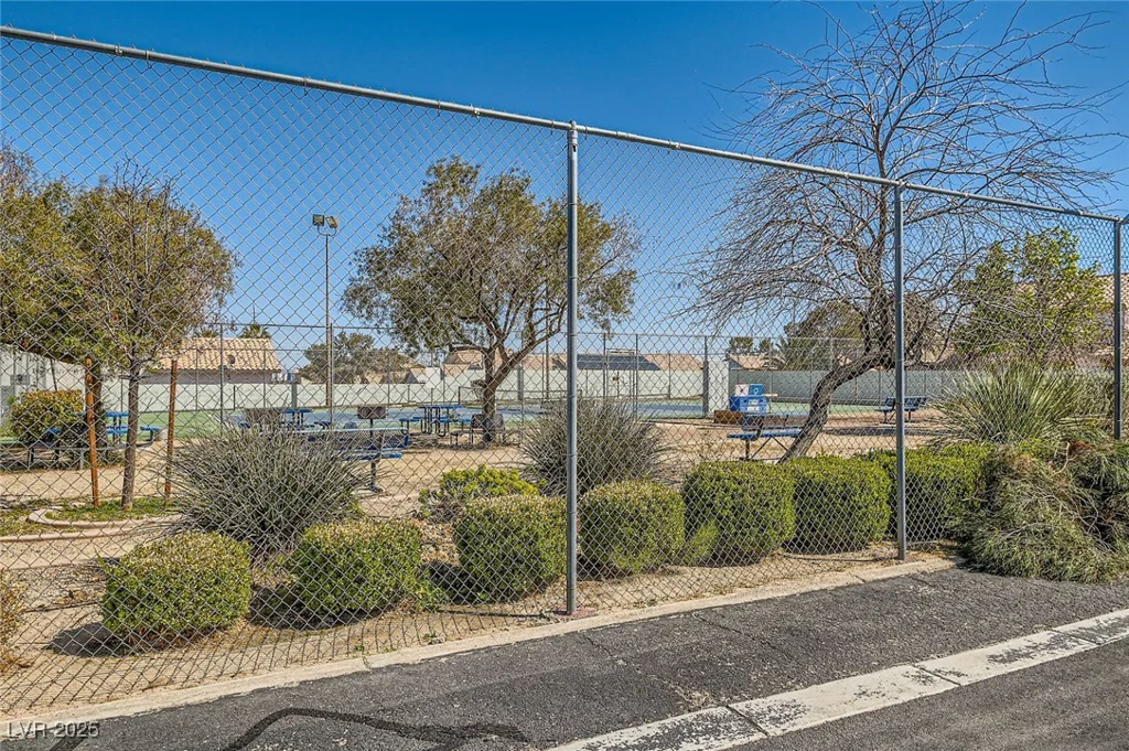 5701 Pearldrop, Las Vegas, NV 89107