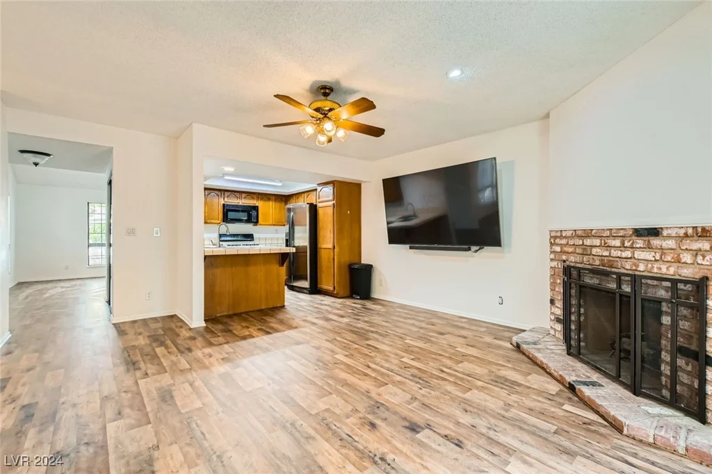 5701 Pearldrop, Las Vegas, NV 89107