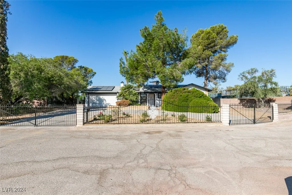 4490 Warm Springs, Las Vegas, NV 89118