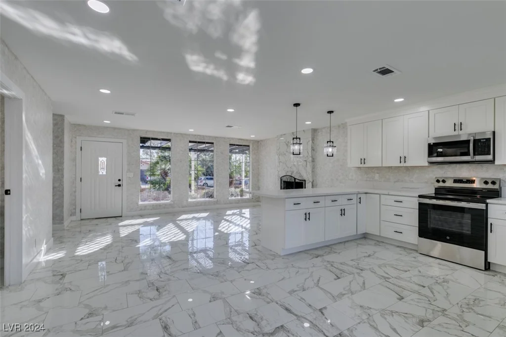 4490 Warm Springs, Las Vegas, NV 89118