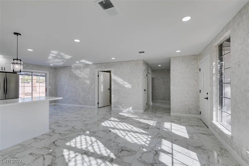 4490 Warm Springs, Las Vegas, NV 89118
