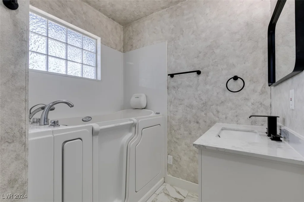 4490 Warm Springs, Las Vegas, NV 89118