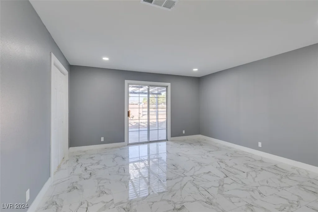 4490 Warm Springs, Las Vegas, NV 89118