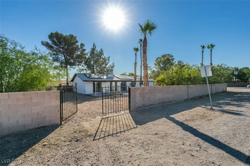 4490 Warm Springs, Las Vegas, NV 89118